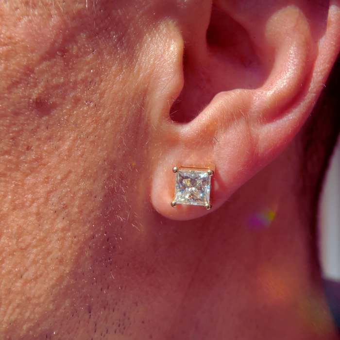 Square princess moissanite single stud earring 2,16 ct DEW* - FARO para toda la vida